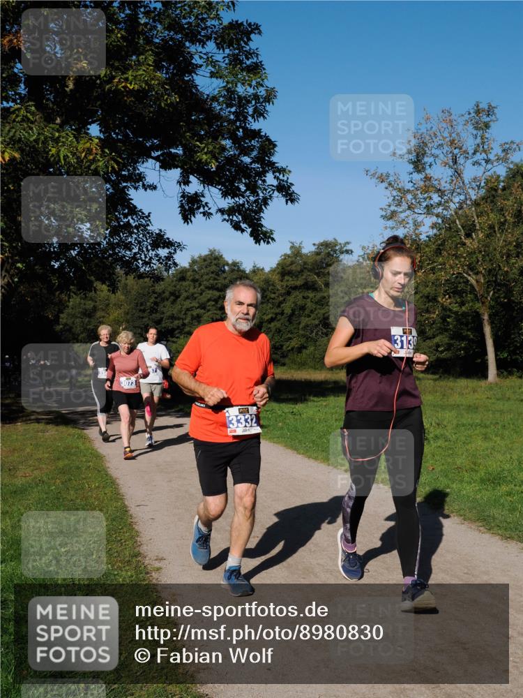 28.09.2025 - 33. Volkslauf durch das schöne Alstertal Fabian Wolf http://msf.ph/oto/8980830 28.09.2025 10:36:55 Laufen 3073, 3332, 3139 meine-sportfotos.de