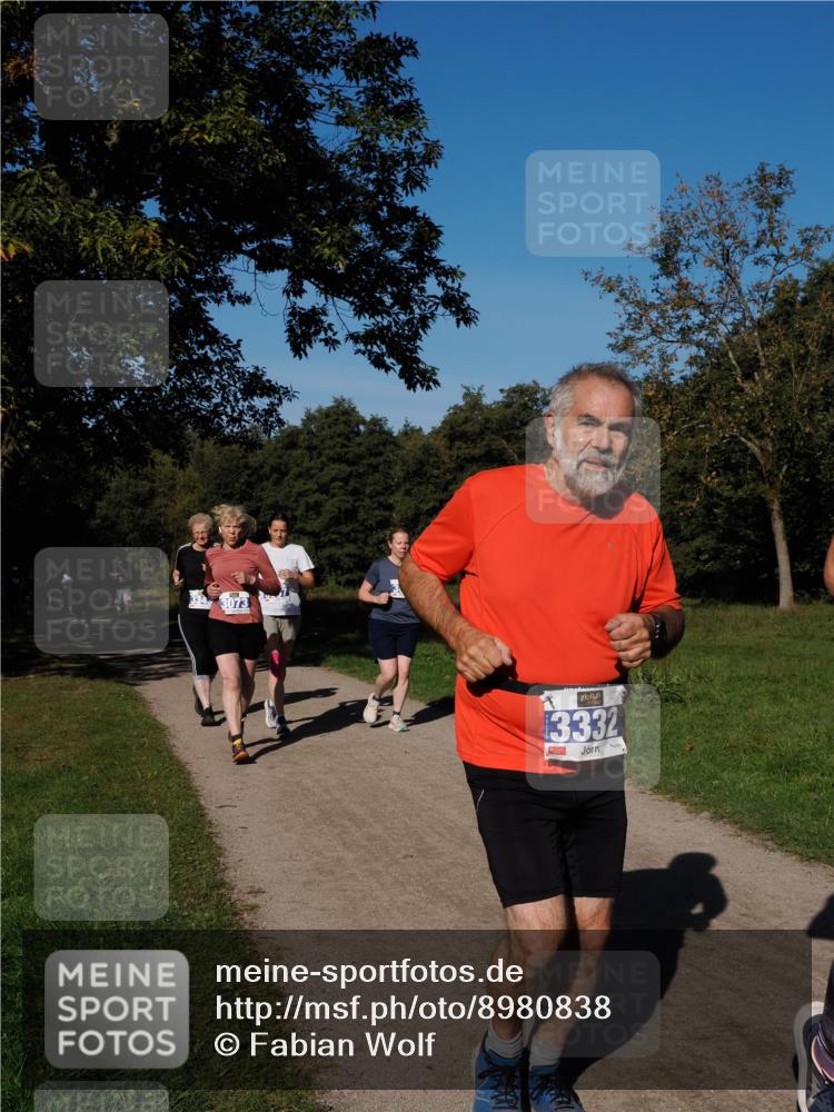 28.09.2025 - 33. Volkslauf durch das schöne Alstertal Fabian Wolf http://msf.ph/oto/8980838 28.09.2025 10:36:56 Laufen 3073, 3332, 4 meine-sportfotos.de
