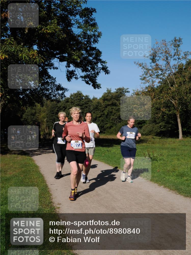 28.09.2025 - 33. Volkslauf durch das schöne Alstertal Fabian Wolf http://msf.ph/oto/8980840 28.09.2025 10:36:57 Laufen 3073, 3058 meine-sportfotos.de