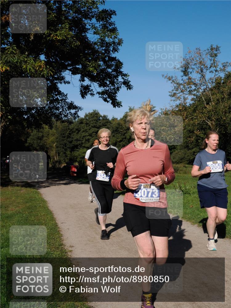 28.09.2025 - 33. Volkslauf durch das schöne Alstertal Fabian Wolf http://msf.ph/oto/8980850 28.09.2025 10:36:58 Laufen 3343, 3073, 3058 meine-sportfotos.de