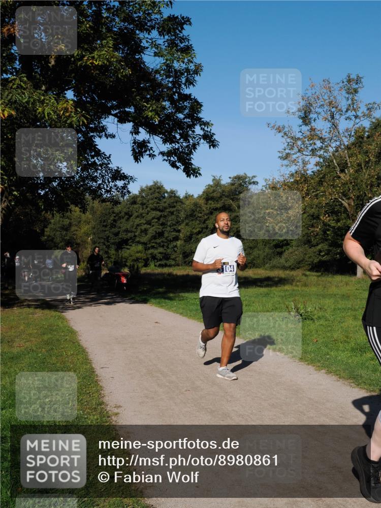 28.09.2025 - 33. Volkslauf durch das schöne Alstertal Fabian Wolf http://msf.ph/oto/8980861 28.09.2025 10:37:00 Laufen 104 meine-sportfotos.de