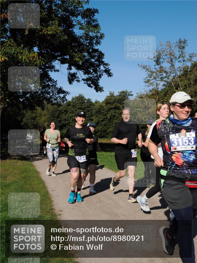 28.09.2025 - 33. Volkslauf durch das schöne Alstertal Fabian Wolf http://msf.ph/oto/8980921 28.09.2025 10:37:14 Laufen 276, 3154, 395, 3153 meine-sportfotos.de