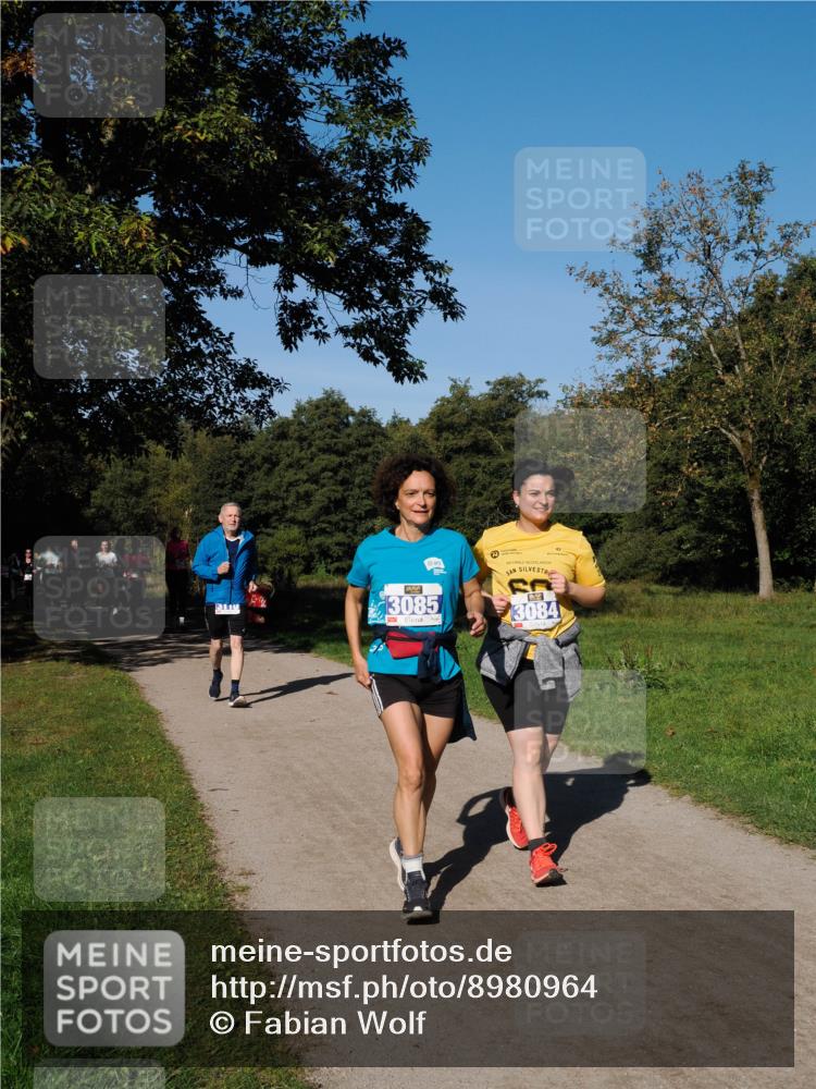 28.09.2025 - 33. Volkslauf durch das schöne Alstertal Fabian Wolf http://msf.ph/oto/8980964 28.09.2025 10:37:33 Laufen 3085, 3084 meine-sportfotos.de