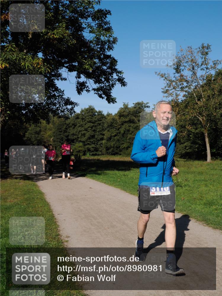 28.09.2025 - 33. Volkslauf durch das schöne Alstertal Fabian Wolf http://msf.ph/oto/8980981 28.09.2025 10:37:36 Laufen 3110 meine-sportfotos.de