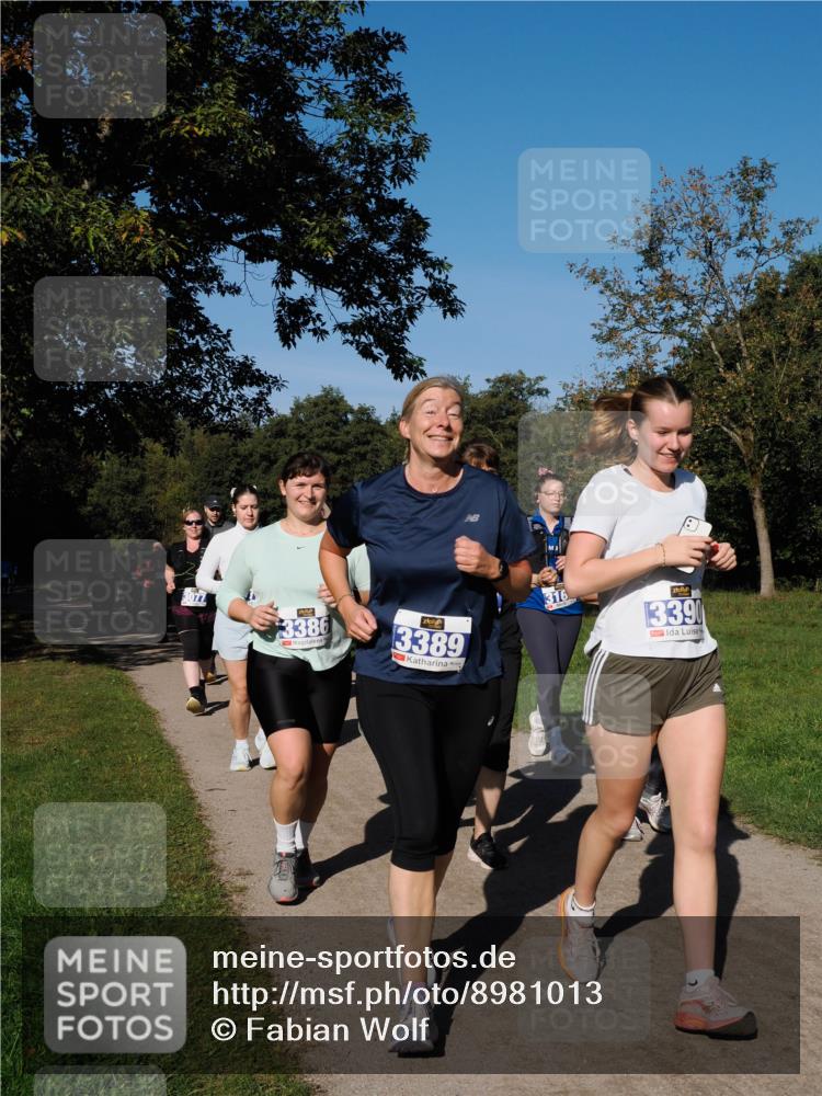 28.09.2025 - 33. Volkslauf durch das schöne Alstertal Fabian Wolf http://msf.ph/oto/8981013 28.09.2025 10:37:45 Laufen 3077, 3386, 3389, 339 meine-sportfotos.de