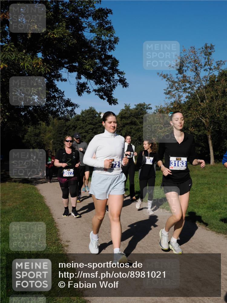 28.09.2025 - 33. Volkslauf durch das schöne Alstertal Fabian Wolf http://msf.ph/oto/8981021 28.09.2025 10:37:47 Laufen 3077, 72, 087, 3163 meine-sportfotos.de