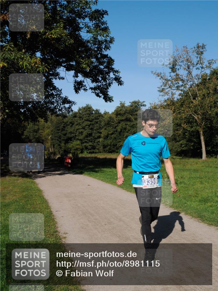 28.09.2025 - 33. Volkslauf durch das schöne Alstertal Fabian Wolf http://msf.ph/oto/8981115 28.09.2025 10:38:16 Laufen 3359 meine-sportfotos.de