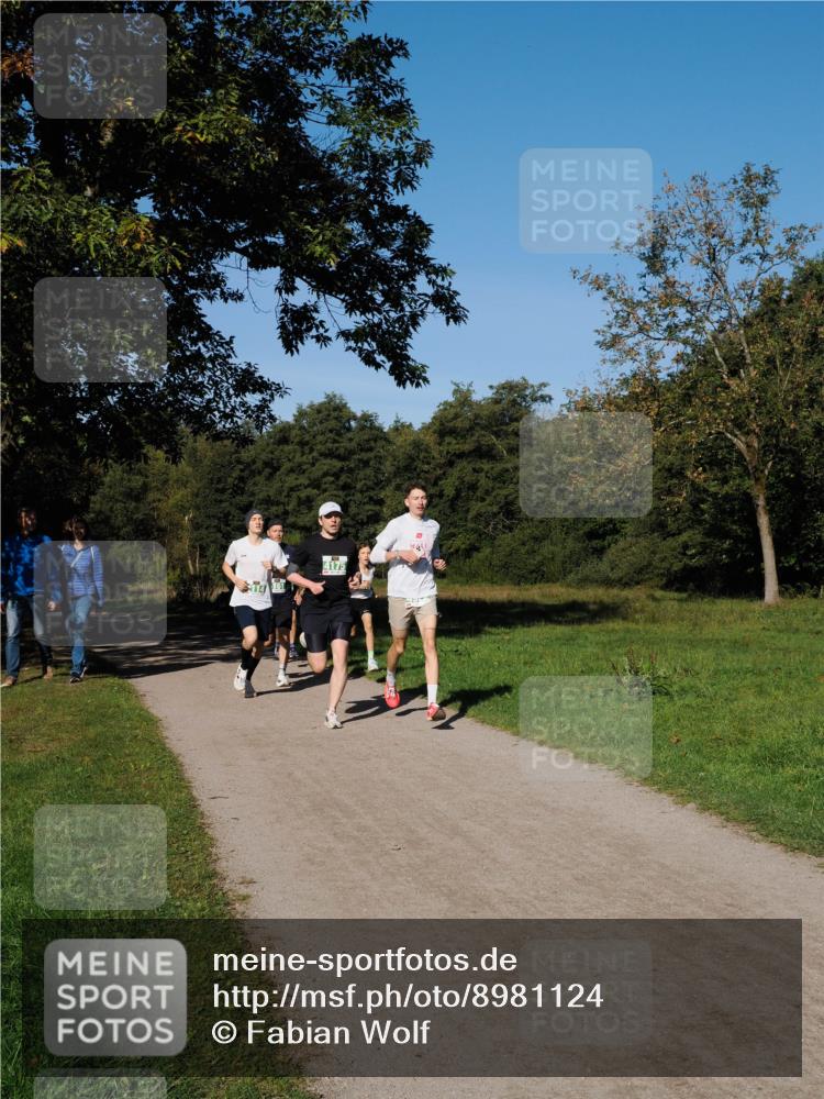 28.09.2025 - 33. Volkslauf durch das schöne Alstertal Fabian Wolf http://msf.ph/oto/8981124 28.09.2025 10:38:20 Laufen 4175 meine-sportfotos.de