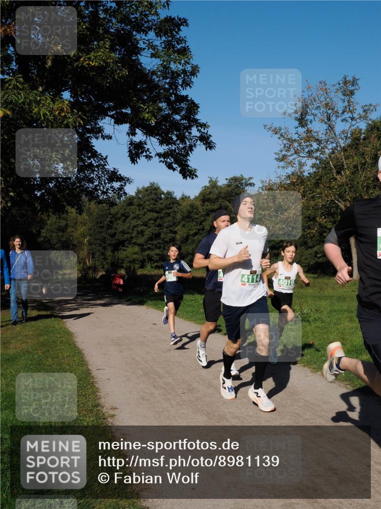 28.09.2025 - 33. Volkslauf durch das schöne Alstertal Fabian Wolf http://msf.ph/oto/8981139 28.09.2025 10:38:22 Laufen 4114, 4019 meine-sportfotos.de