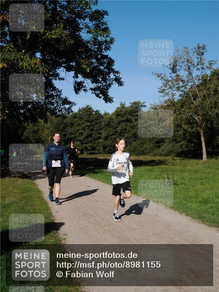 28.09.2025 - 33. Volkslauf durch das schöne Alstertal Fabian Wolf http://msf.ph/oto/8981155 28.09.2025 10:38:30 Laufen 3360 meine-sportfotos.de