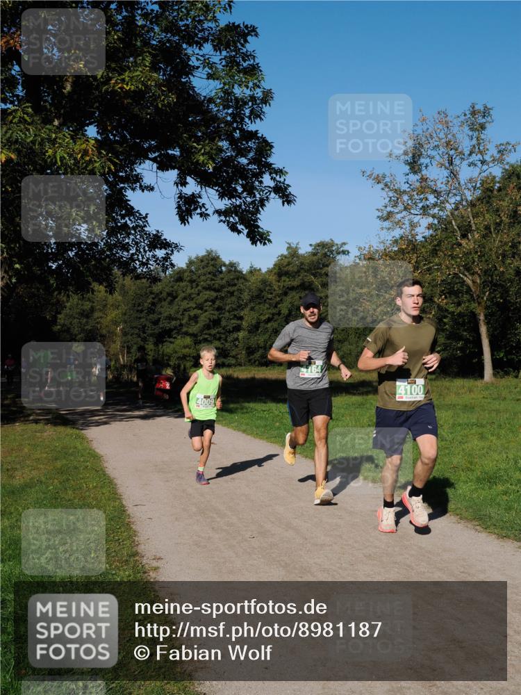 28.09.2025 - 33. Volkslauf durch das schöne Alstertal Fabian Wolf http://msf.ph/oto/8981187 28.09.2025 10:38:39 Laufen 4100, 4009 meine-sportfotos.de