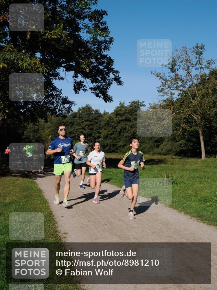 28.09.2025 - 33. Volkslauf durch das schöne Alstertal Fabian Wolf http://msf.ph/oto/8981210 28.09.2025 10:38:42 Laufen 4163 meine-sportfotos.de