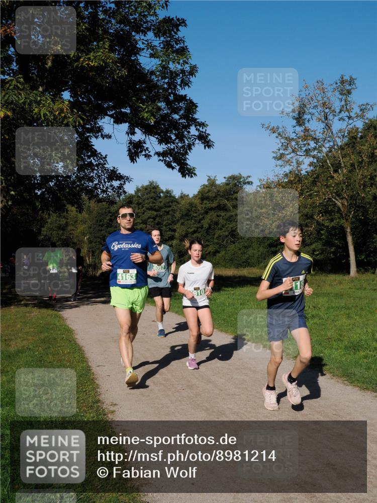 28.09.2025 - 33. Volkslauf durch das schöne Alstertal Fabian Wolf http://msf.ph/oto/8981214 28.09.2025 10:38:43 Laufen 4163, 4057, 910, 18 meine-sportfotos.de