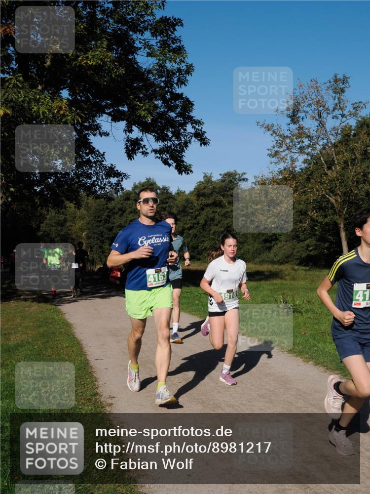 28.09.2025 - 33. Volkslauf durch das schöne Alstertal Fabian Wolf http://msf.ph/oto/8981217 28.09.2025 10:38:43 Laufen 4163, 1910, 41 meine-sportfotos.de