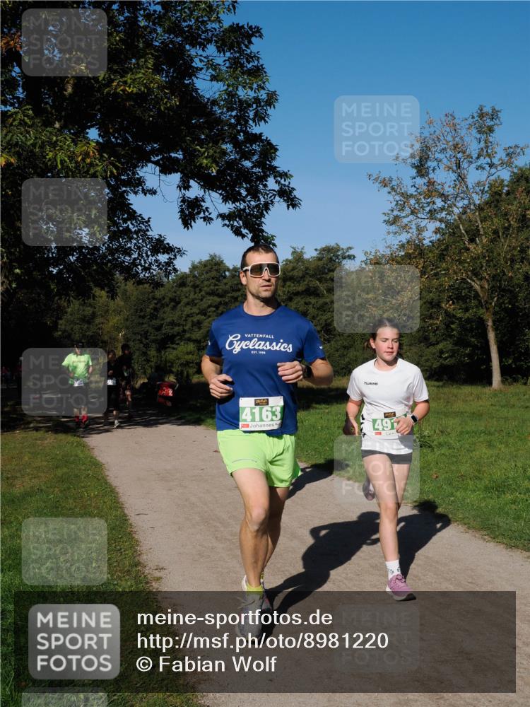 28.09.2025 - 33. Volkslauf durch das schöne Alstertal Fabian Wolf http://msf.ph/oto/8981220 28.09.2025 10:38:43 Laufen 4163, 49 meine-sportfotos.de