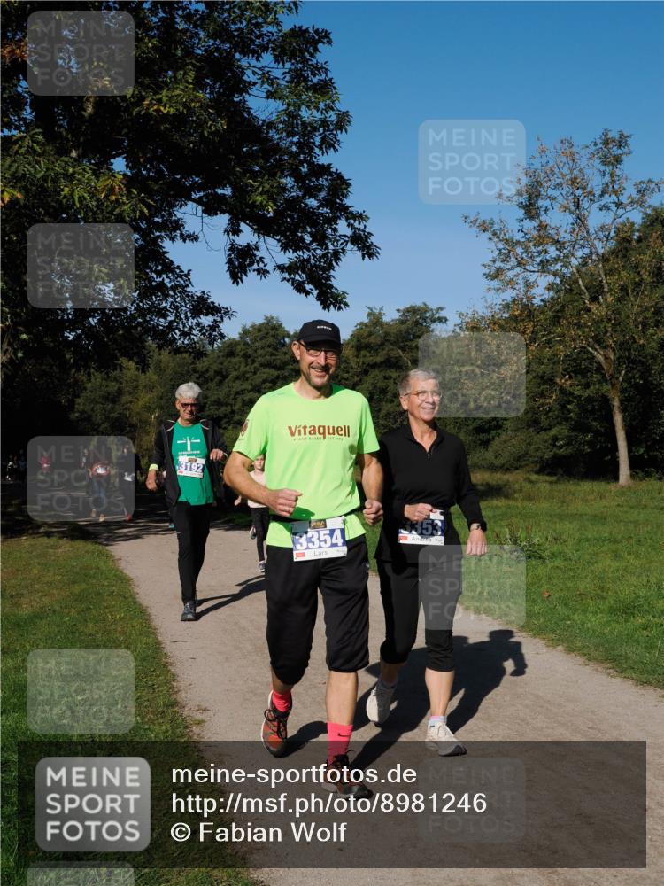 28.09.2025 - 33. Volkslauf durch das schöne Alstertal Fabian Wolf http://msf.ph/oto/8981246 28.09.2025 10:38:51 Laufen 3192, 1922, 3354, 3353 meine-sportfotos.de