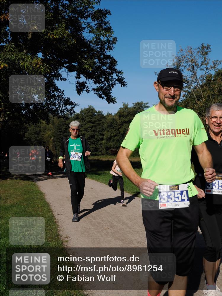 28.09.2025 - 33. Volkslauf durch das schöne Alstertal Fabian Wolf http://msf.ph/oto/8981254 28.09.2025 10:38:52 Laufen 3192, 1922, 3354, 335 meine-sportfotos.de
