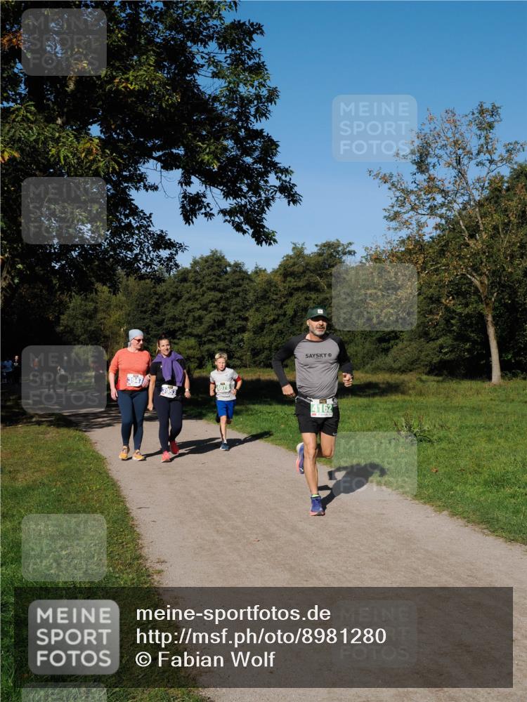 28.09.2025 - 33. Volkslauf durch das schöne Alstertal Fabian Wolf http://msf.ph/oto/8981280 28.09.2025 10:38:57 Laufen 3953, 4162 meine-sportfotos.de
