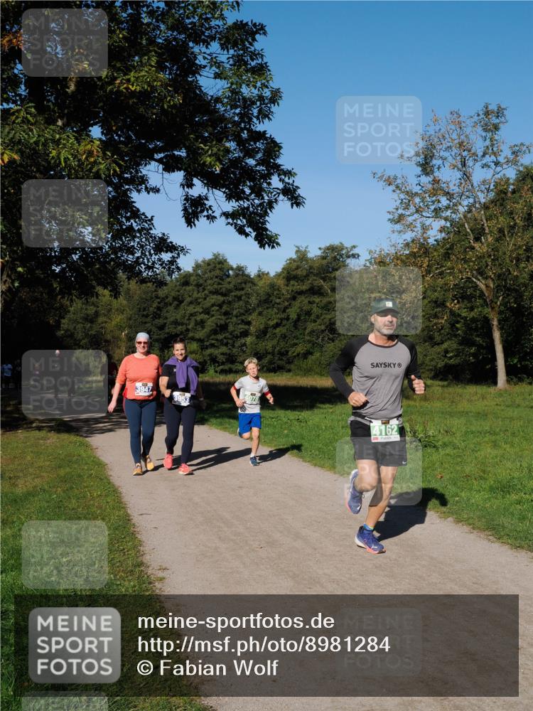 28.09.2025 - 33. Volkslauf durch das schöne Alstertal Fabian Wolf http://msf.ph/oto/8981284 28.09.2025 10:38:57 Laufen 3947, 3953, 4162 meine-sportfotos.de