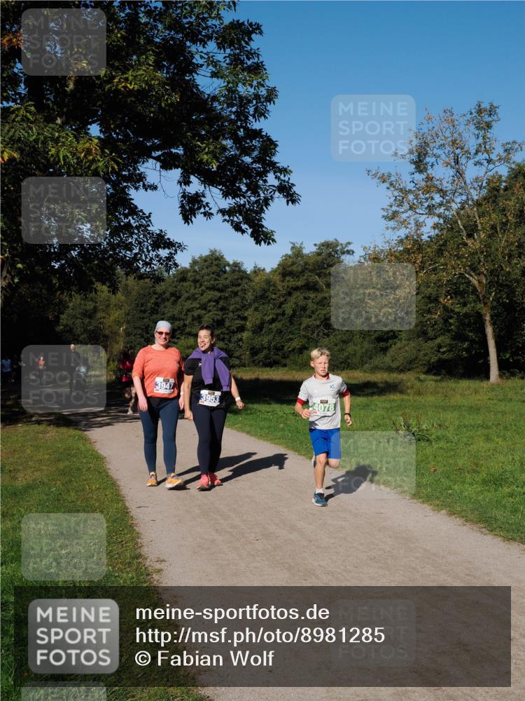 28.09.2025 - 33. Volkslauf durch das schöne Alstertal Fabian Wolf http://msf.ph/oto/8981285 28.09.2025 10:38:58 Laufen 3947, 3953, 4078 meine-sportfotos.de