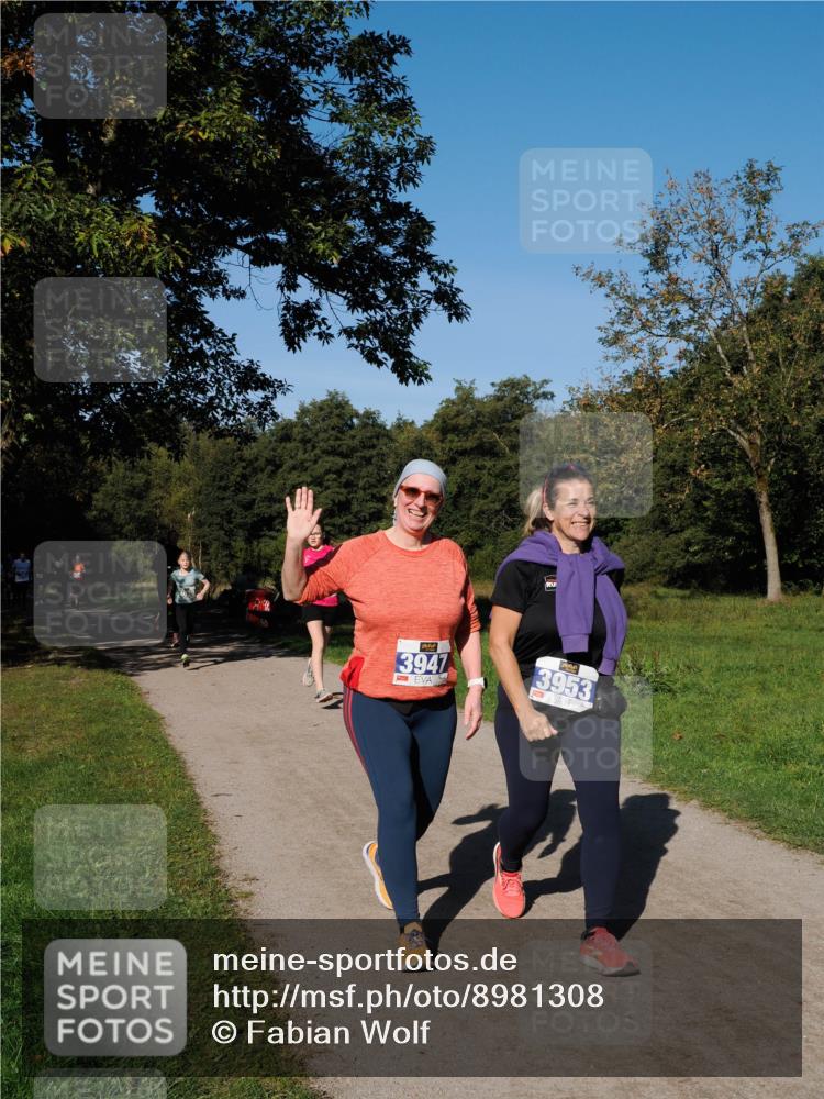 28.09.2025 - 33. Volkslauf durch das schöne Alstertal Fabian Wolf http://msf.ph/oto/8981308 28.09.2025 10:39:01 Laufen 3947, 3953 meine-sportfotos.de