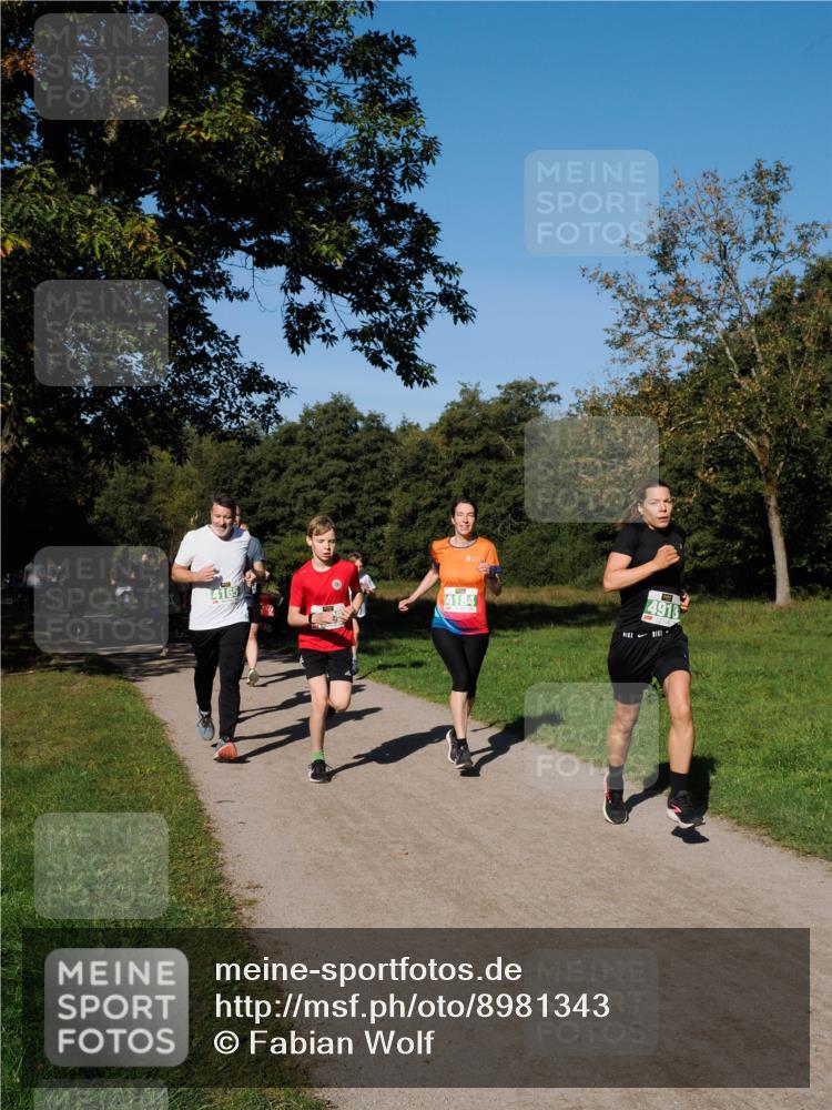 28.09.2025 - 33. Volkslauf durch das schöne Alstertal Fabian Wolf http://msf.ph/oto/8981343 28.09.2025 10:39:10 Laufen 4165, 4184, 4918 meine-sportfotos.de