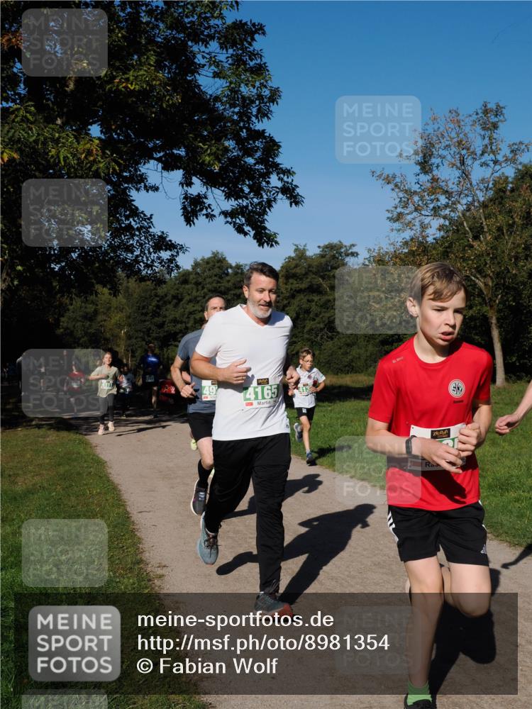 28.09.2025 - 33. Volkslauf durch das schöne Alstertal Fabian Wolf http://msf.ph/oto/8981354 28.09.2025 10:39:12 Laufen 492, 14165 meine-sportfotos.de