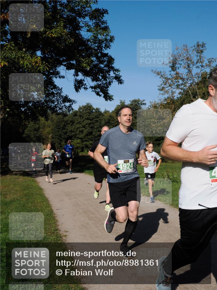 28.09.2025 - 33. Volkslauf durch das schöne Alstertal Fabian Wolf http://msf.ph/oto/8981361 28.09.2025 10:39:13 Laufen 4924 meine-sportfotos.de