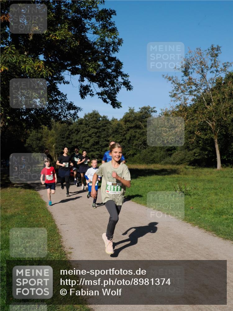 28.09.2025 - 33. Volkslauf durch das schöne Alstertal Fabian Wolf http://msf.ph/oto/8981374 28.09.2025 10:39:15 Laufen 4040, 4111 meine-sportfotos.de