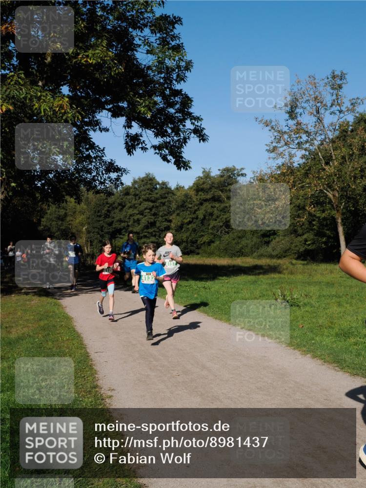 28.09.2025 - 33. Volkslauf durch das schöne Alstertal Fabian Wolf http://msf.ph/oto/8981437 28.09.2025 10:39:23 Laufen 4132 meine-sportfotos.de