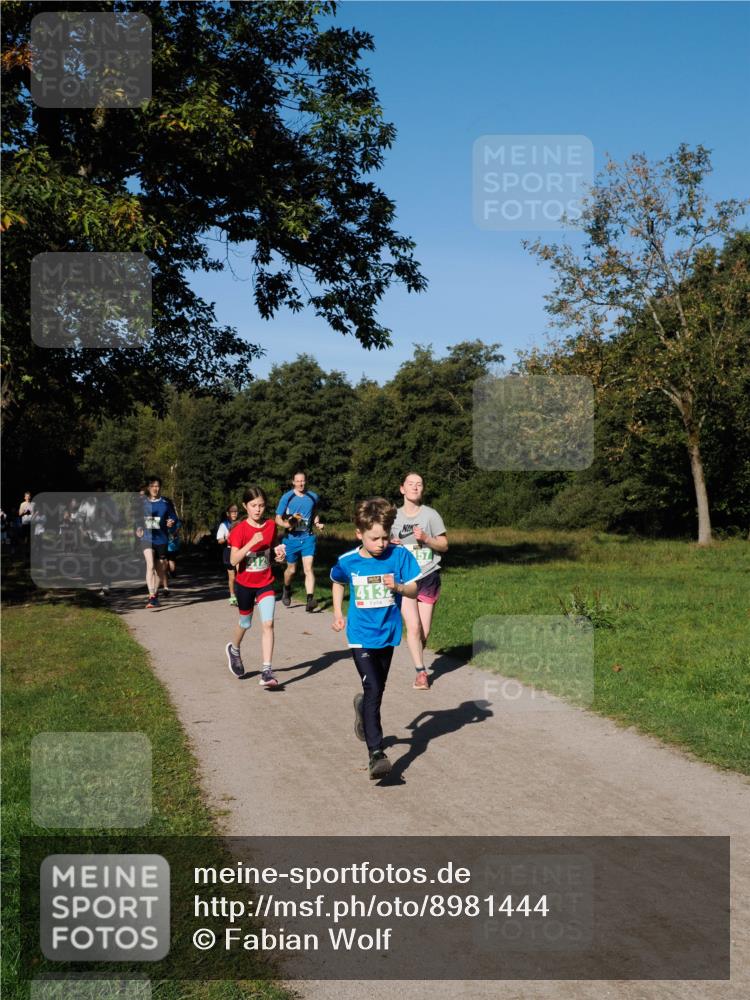 28.09.2025 - 33. Volkslauf durch das schöne Alstertal Fabian Wolf http://msf.ph/oto/8981444 28.09.2025 10:39:24 Laufen 4132 meine-sportfotos.de