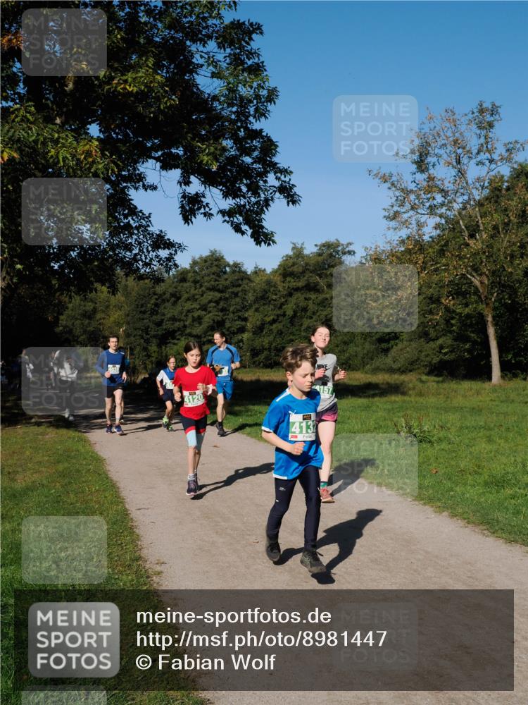 28.09.2025 - 33. Volkslauf durch das schöne Alstertal Fabian Wolf http://msf.ph/oto/8981447 28.09.2025 10:39:24 Laufen 4120, 413, 157 meine-sportfotos.de