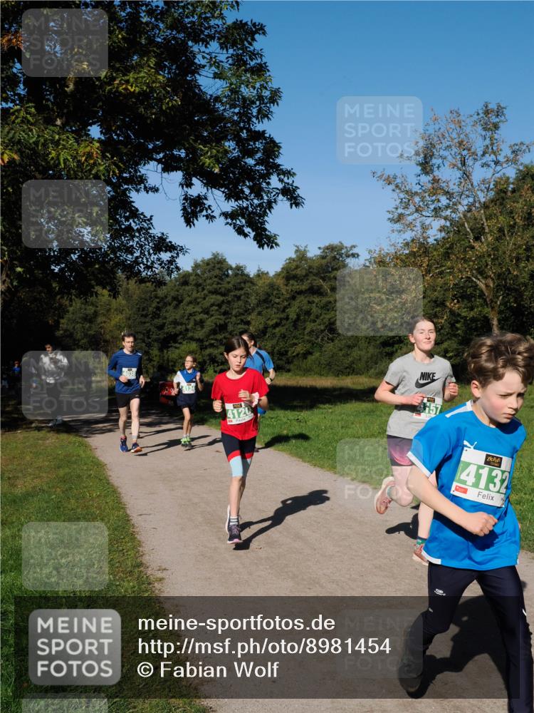 28.09.2025 - 33. Volkslauf durch das schöne Alstertal Fabian Wolf http://msf.ph/oto/8981454 28.09.2025 10:39:25 Laufen 4038, 4134, 4120, 157, 4132 meine-sportfotos.de