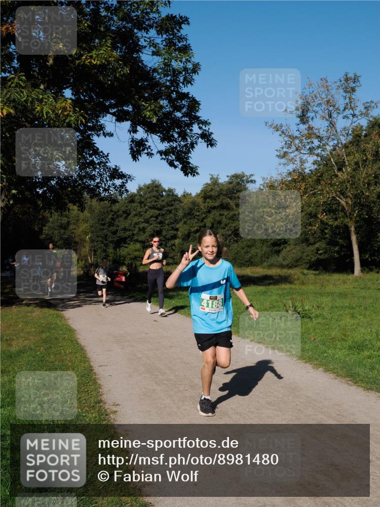 28.09.2025 - 33. Volkslauf durch das schöne Alstertal Fabian Wolf http://msf.ph/oto/8981480 28.09.2025 10:39:28 Laufen 4188 meine-sportfotos.de
