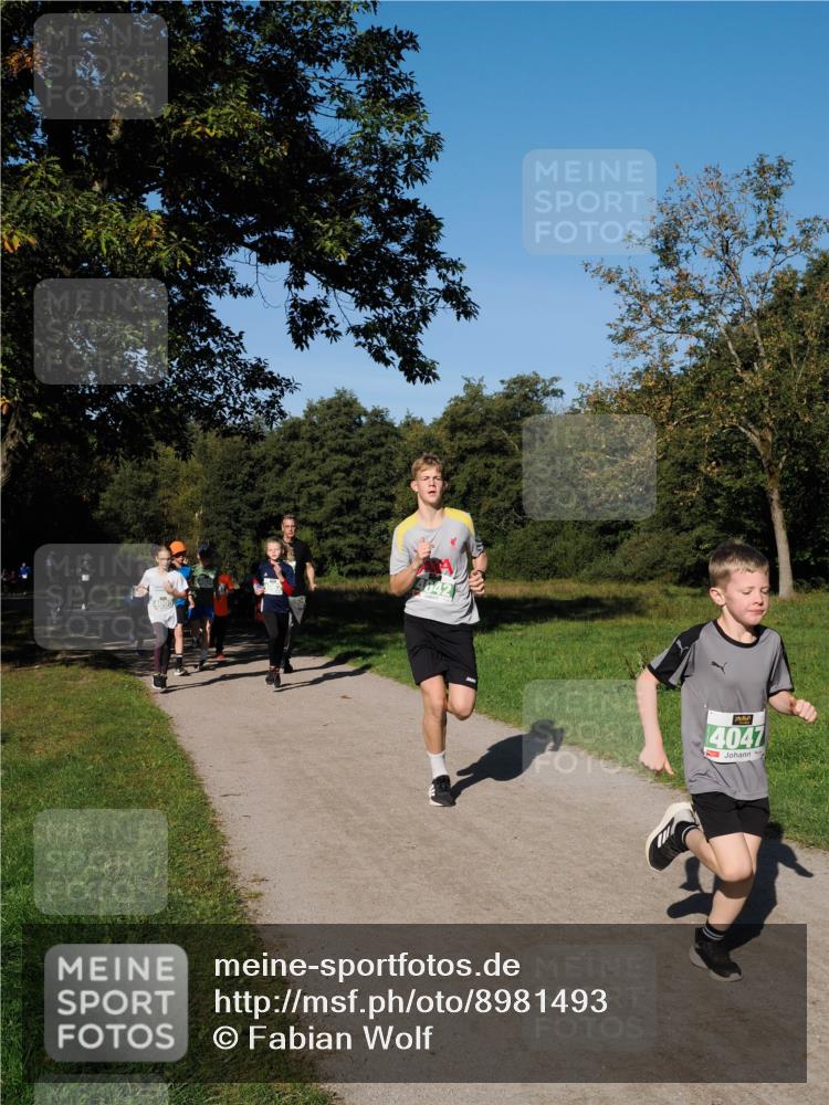 28.09.2025 - 33. Volkslauf durch das schöne Alstertal Fabian Wolf http://msf.ph/oto/8981493 28.09.2025 10:39:32 Laufen 4047 meine-sportfotos.de