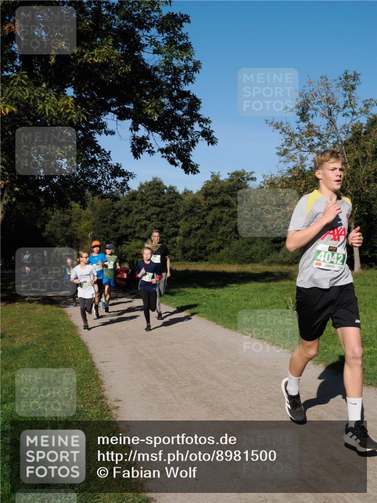 28.09.2025 - 33. Volkslauf durch das schöne Alstertal Fabian Wolf http://msf.ph/oto/8981500 28.09.2025 10:39:33 Laufen 1035, 4042, 095 meine-sportfotos.de