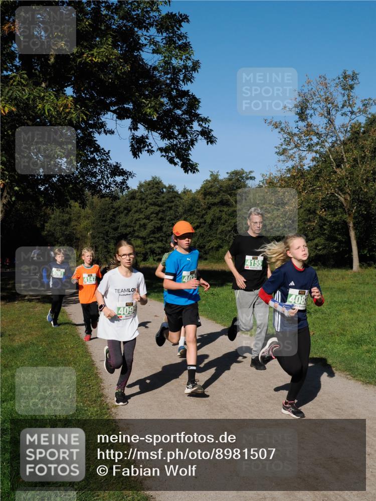 28.09.2025 - 33. Volkslauf durch das schöne Alstertal Fabian Wolf http://msf.ph/oto/8981507 28.09.2025 10:39:35 Laufen 4081, 4147, 402, 4155, 409, 408 meine-sportfotos.de