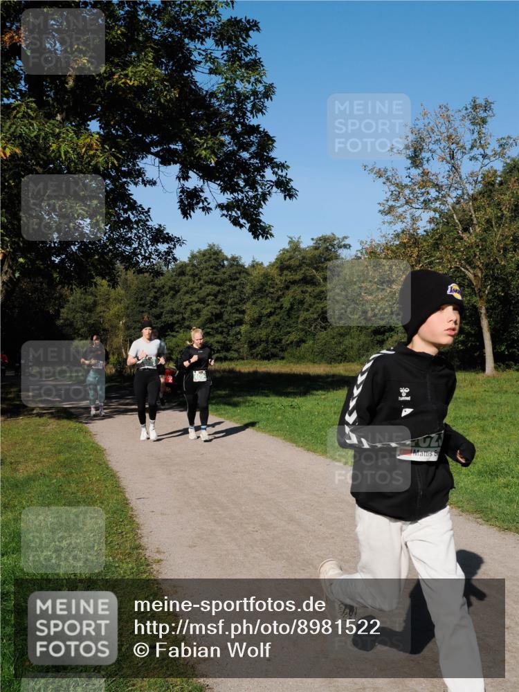 28.09.2025 - 33. Volkslauf durch das schöne Alstertal Fabian Wolf http://msf.ph/oto/8981522 28.09.2025 10:39:40 Laufen  meine-sportfotos.de
