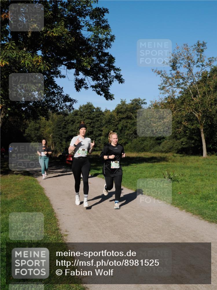 28.09.2025 - 33. Volkslauf durch das schöne Alstertal Fabian Wolf http://msf.ph/oto/8981525 28.09.2025 10:39:42 Laufen 4093, 4094 meine-sportfotos.de