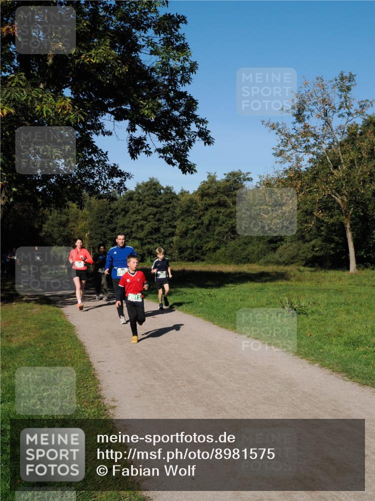 28.09.2025 - 33. Volkslauf durch das schöne Alstertal Fabian Wolf http://msf.ph/oto/8981575 28.09.2025 10:39:53 Laufen  meine-sportfotos.de