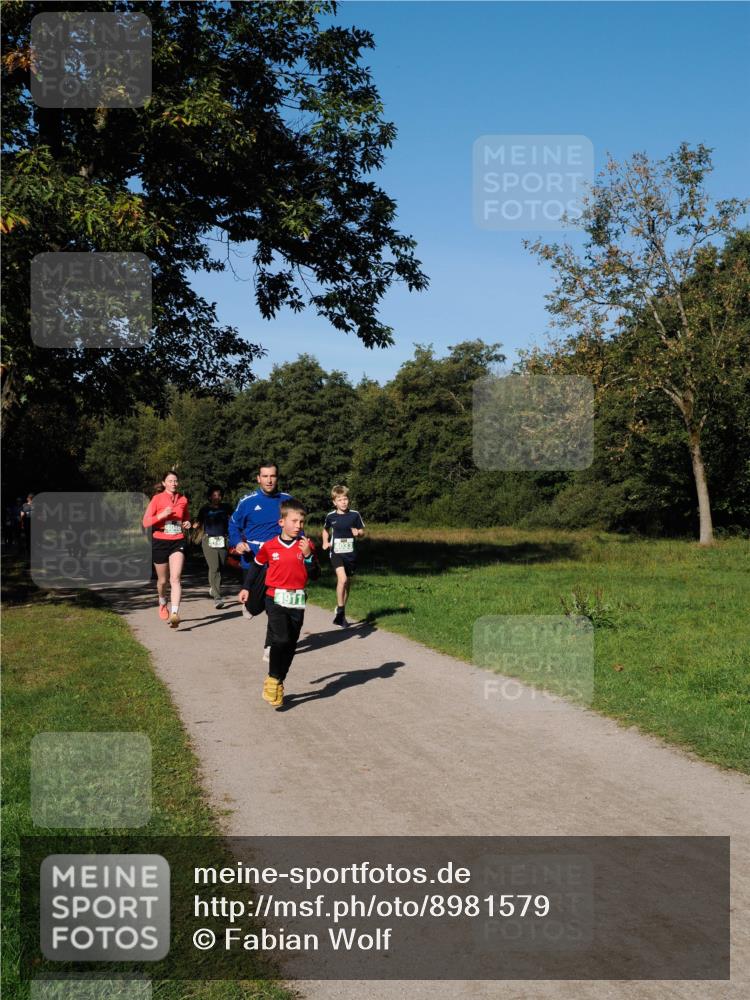 28.09.2025 - 33. Volkslauf durch das schöne Alstertal Fabian Wolf http://msf.ph/oto/8981579 28.09.2025 10:39:54 Laufen 0121 meine-sportfotos.de