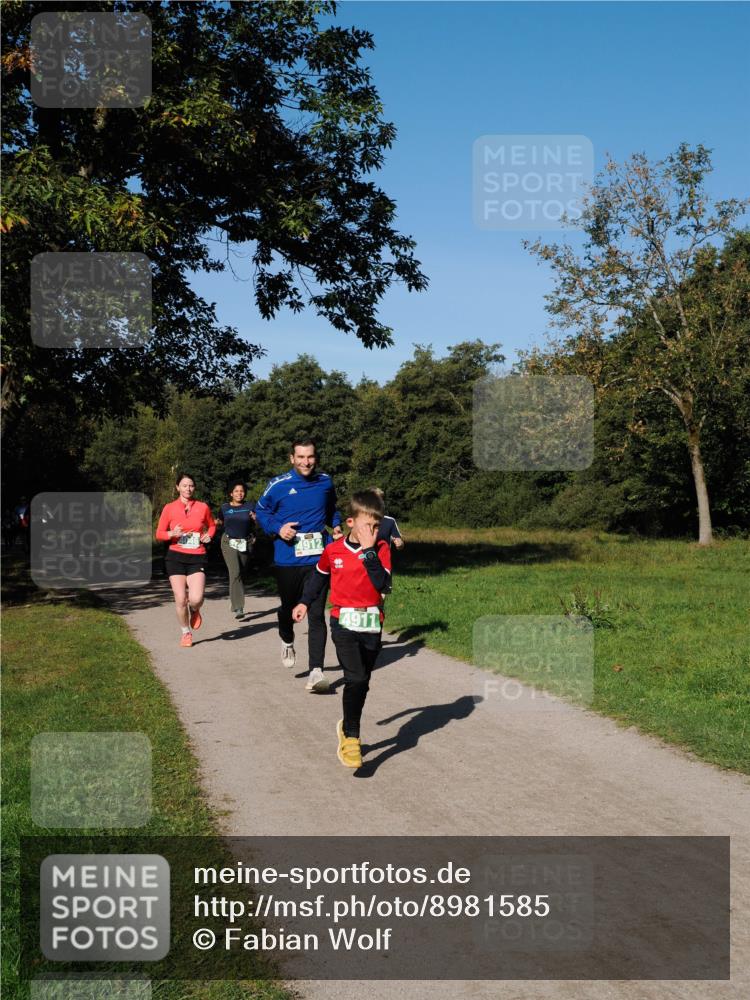 28.09.2025 - 33. Volkslauf durch das schöne Alstertal Fabian Wolf http://msf.ph/oto/8981585 28.09.2025 10:39:54 Laufen 4911 meine-sportfotos.de