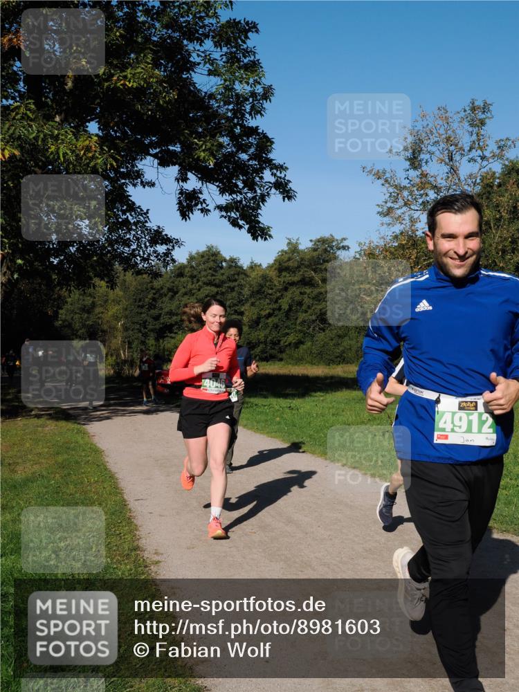 28.09.2025 - 33. Volkslauf durch das schöne Alstertal Fabian Wolf http://msf.ph/oto/8981603 28.09.2025 10:39:56 Laufen 4046, 4912 meine-sportfotos.de