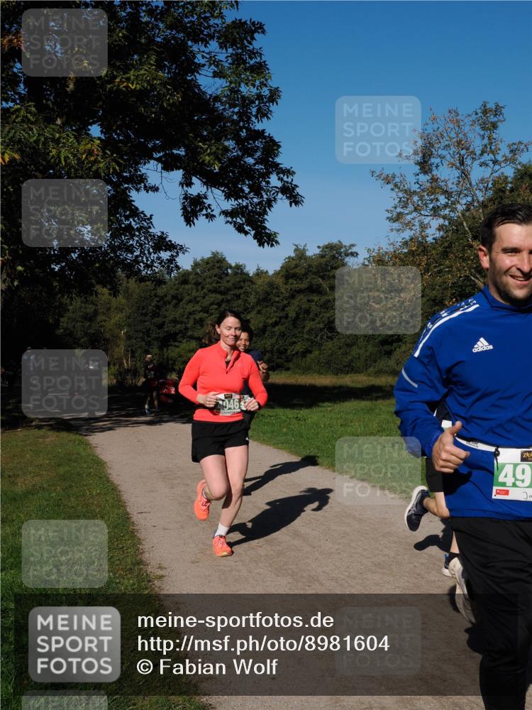28.09.2025 - 33. Volkslauf durch das schöne Alstertal Fabian Wolf http://msf.ph/oto/8981604 28.09.2025 10:39:56 Laufen 046, 49 meine-sportfotos.de