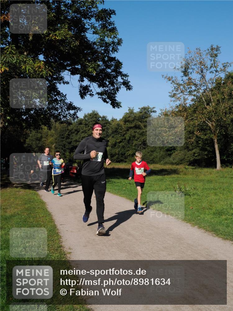 28.09.2025 - 33. Volkslauf durch das schöne Alstertal Fabian Wolf http://msf.ph/oto/8981634 28.09.2025 10:40:01 Laufen 4013, 4914 meine-sportfotos.de