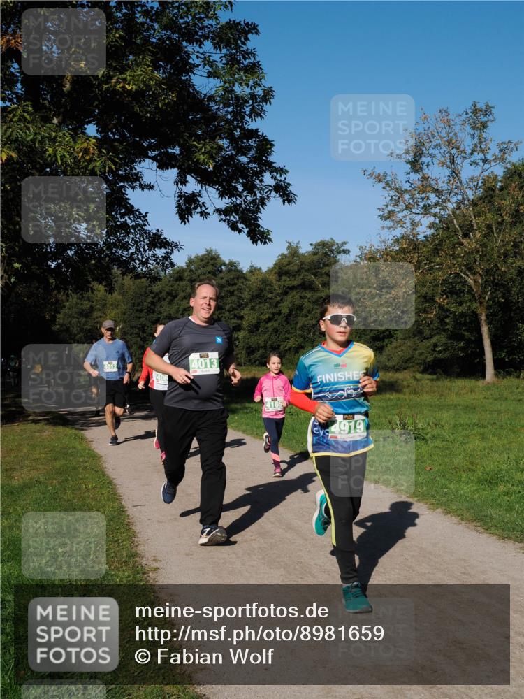 28.09.2025 - 33. Volkslauf durch das schöne Alstertal Fabian Wolf http://msf.ph/oto/8981659 28.09.2025 10:40:04 Laufen 4012, 406, 4013, 4165, 4919 meine-sportfotos.de
