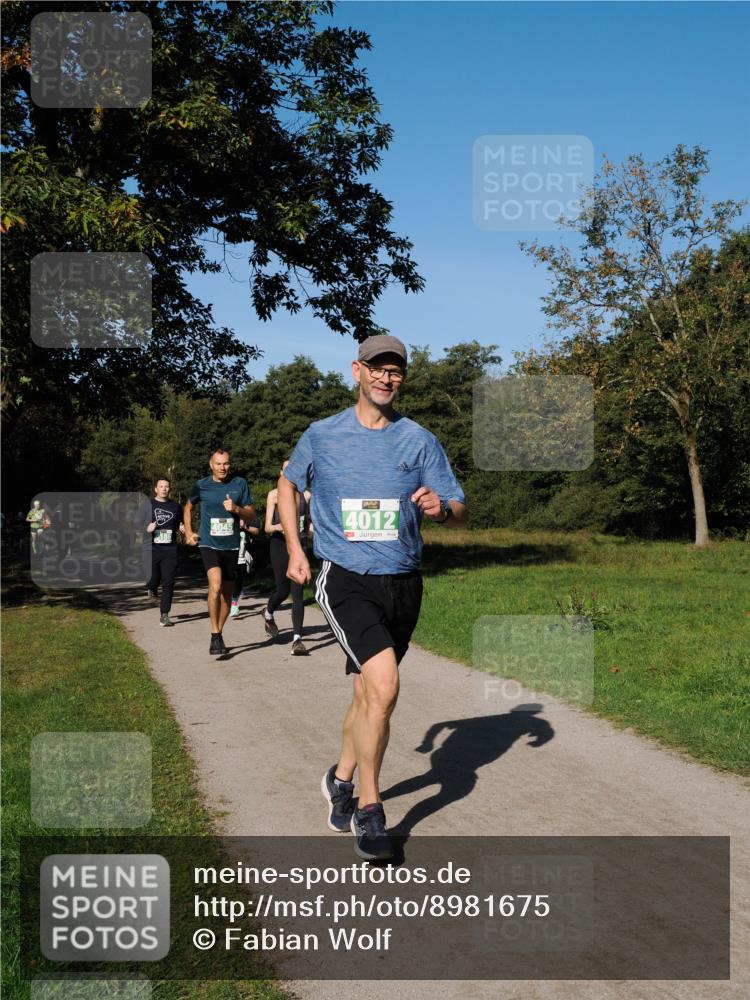 28.09.2025 - 33. Volkslauf durch das schöne Alstertal Fabian Wolf http://msf.ph/oto/8981675 28.09.2025 10:40:07 Laufen 4045, 4012 meine-sportfotos.de