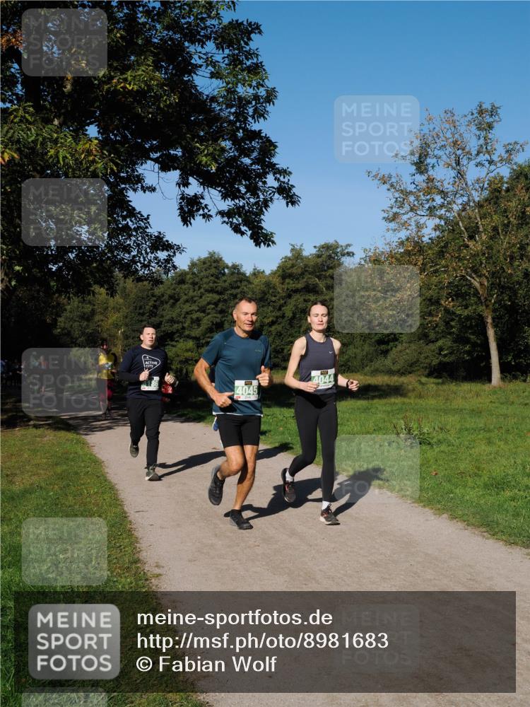 28.09.2025 - 33. Volkslauf durch das schöne Alstertal Fabian Wolf http://msf.ph/oto/8981683 28.09.2025 10:40:08 Laufen 4045, 4044 meine-sportfotos.de