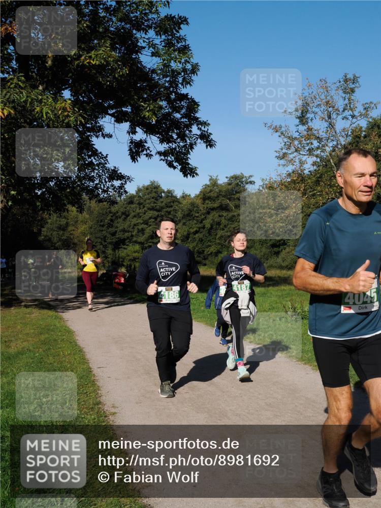 28.09.2025 - 33. Volkslauf durch das schöne Alstertal Fabian Wolf http://msf.ph/oto/8981692 28.09.2025 10:40:09 Laufen 4186, 4187, 14045 meine-sportfotos.de