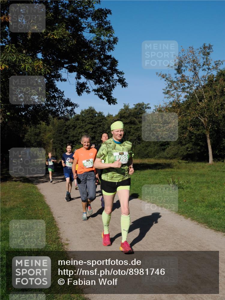 28.09.2025 - 33. Volkslauf durch das schöne Alstertal Fabian Wolf http://msf.ph/oto/8981746 28.09.2025 10:40:18 Laufen 9075, 4032, 4088 meine-sportfotos.de